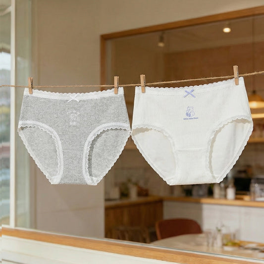 清潔感のあるカラーで、上品なインナー